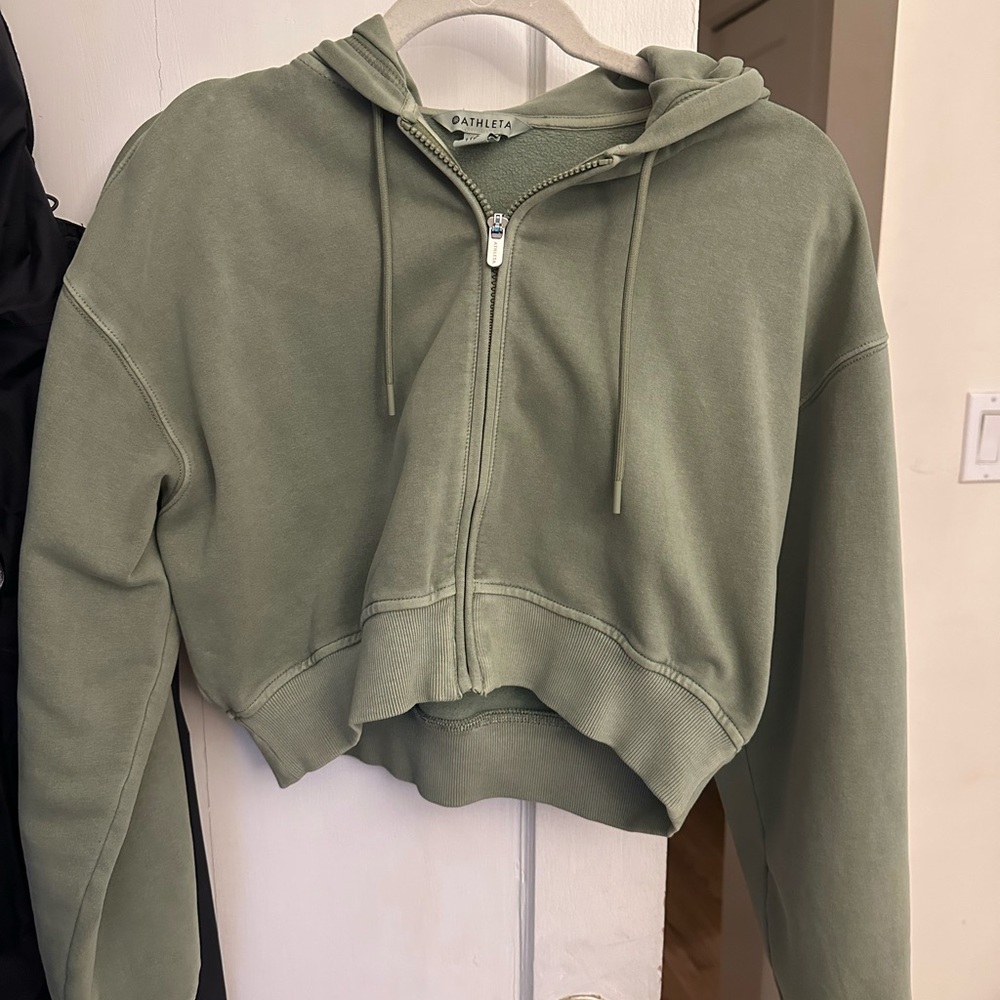 Athleta forever fleece crop full
Zip. XXS
